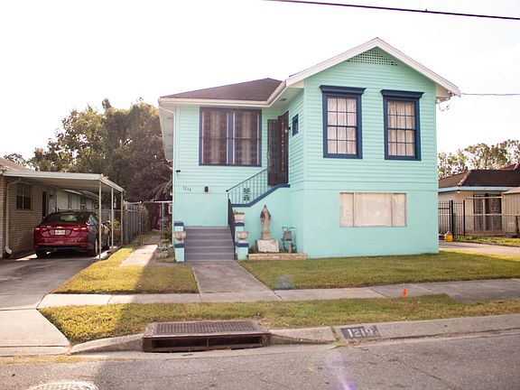 Another front view of 1219 Hillary Street in New Orleans LA 70118