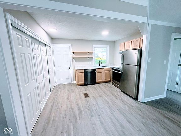 5th image of 8134 Harrison Dr