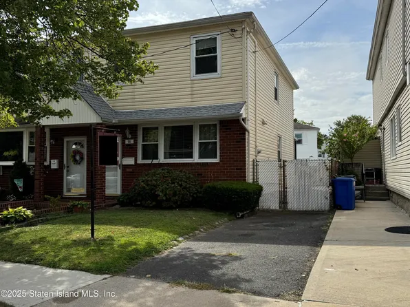 18 Signs Rd, Staten Island, NY 10314