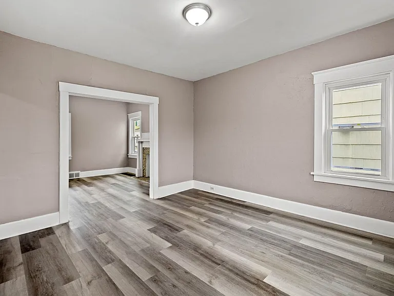 1108 Main St — Photo 5
