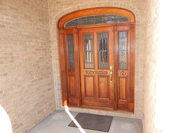 2nd image of 1659 Huntcliff Dr