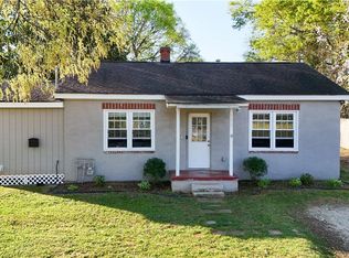 302 Bryant St, Central, SC 29630