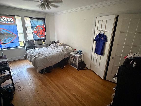 4th image of 1423 W Addison St APT 3
