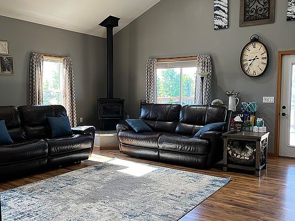 5th image of 216 1st St SE