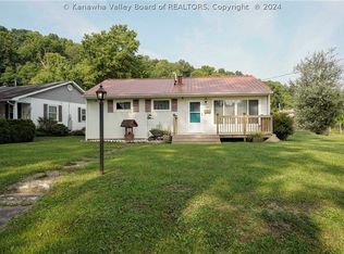201 Sun Valley Dr, Saint Albans, WV 25177