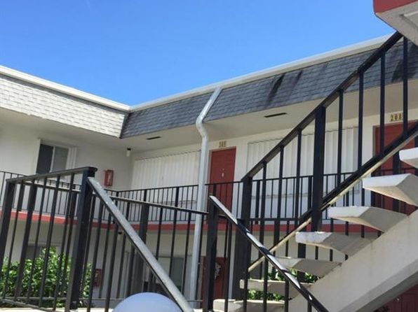 2960 Lake Osborne Dr APT 209