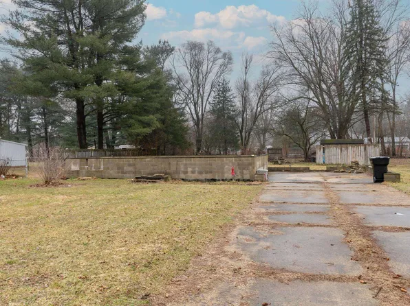 10710 Fairview Ave, Osceola, IN 46561