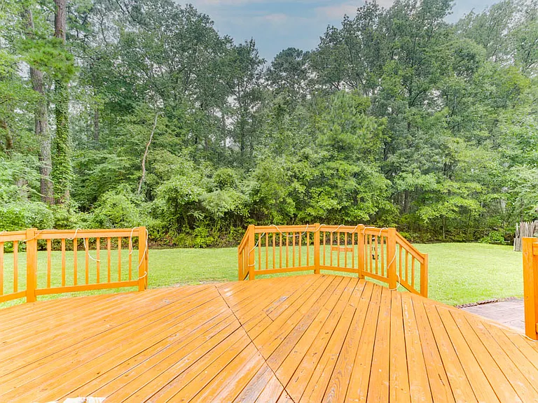 128 Mann Dr — Photo 28