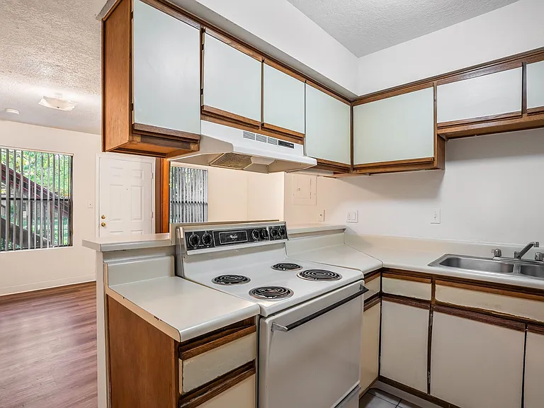 Brandywood Park Apartments — Photo 29