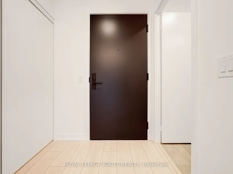 500 Dupont St #510 — Photo 1