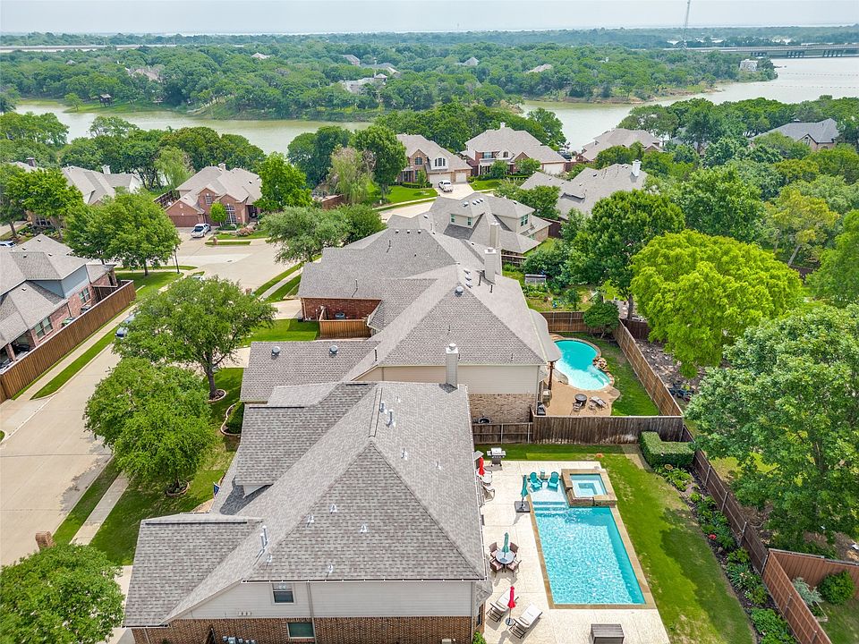 1st image of 303 Texoma Dr