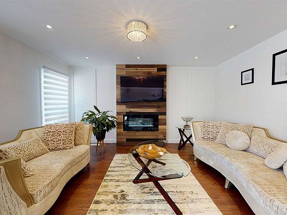 2nd image of 92 Gwillimbury Dr