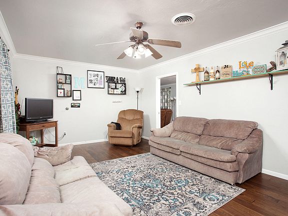 5th image of 2615 11th Ave