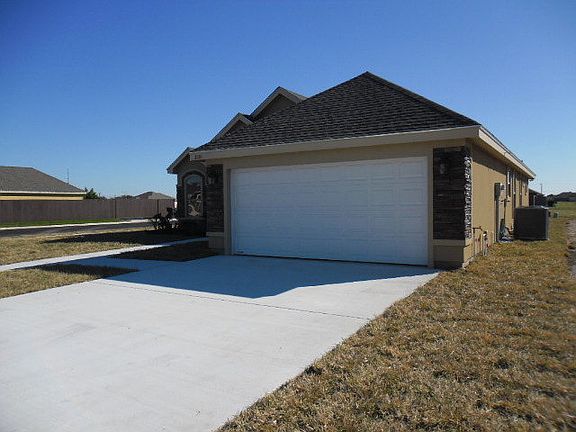 2nd image of 3101 Hondo Ave