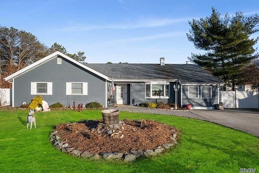 1st image of 267 Bridgeport Ave