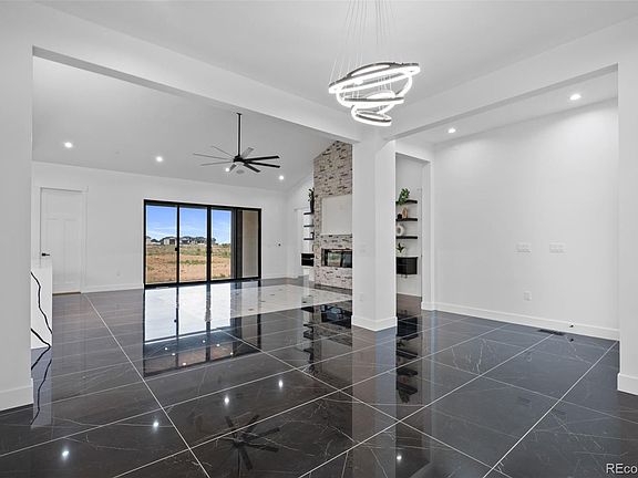 4th image of 30235 E 161st Avenue