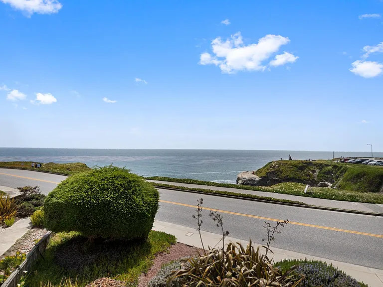 2124 W Cliff Dr — Photo 37