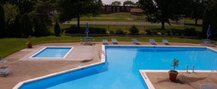 Sparkling Pool!