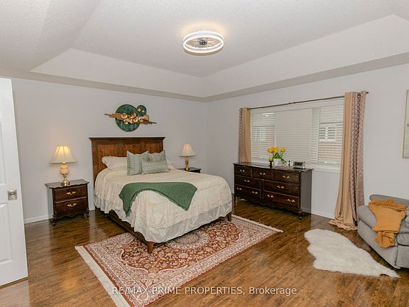 5th image of 50 Gibbs Rd