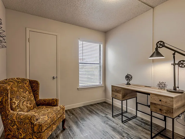 Cimarron Apartments — Photo 22