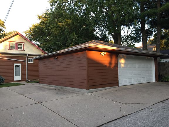 2nd image of 508 S Grand Ave