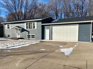 313 N Taylor Ave, Pierre, SD 57501