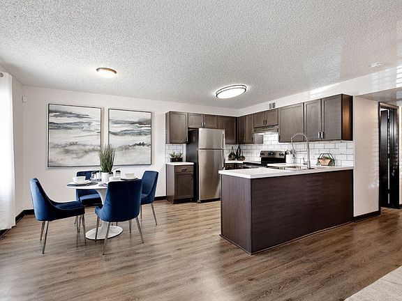3rd image of 110 Creekside Ct #1015