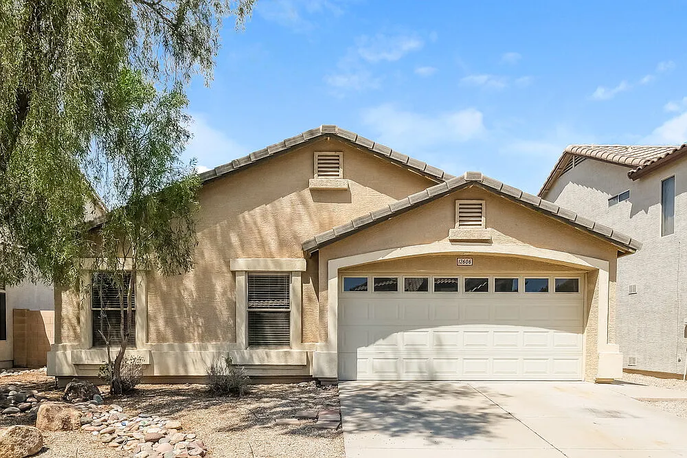 4 bed, 2.0 bath, 1314 sqft, $1,985 — Photo 1