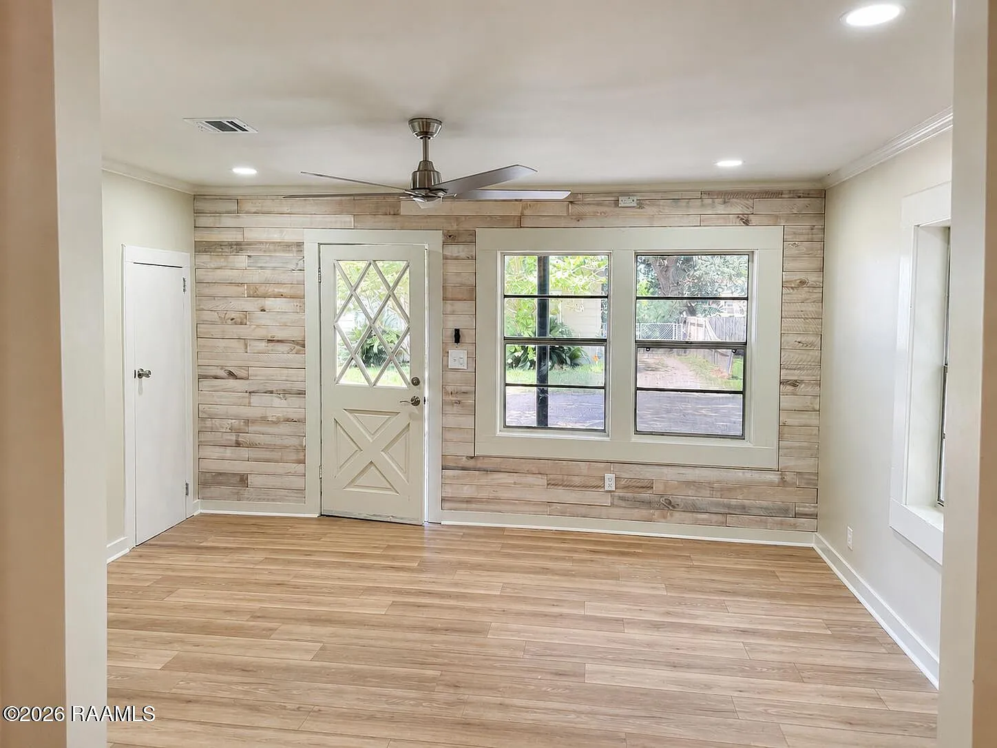 3 bed, 2.0 bath, 1210 sqft, $1,600 — Photo 3