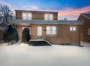 4625 W 97th Pl, Oak Lawn, IL 60453