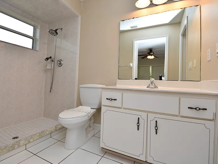 33 Lloyd Trl #B — Photo 16