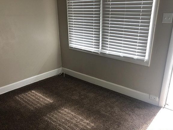 5th image of 631 E Palmyra Ave