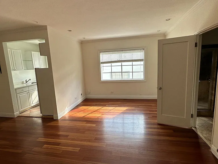 940 Jefferson Ave #12 — Photo 2