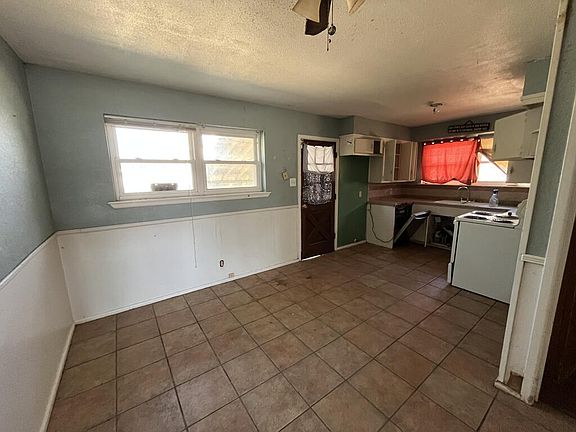 4th image of 905 S Kenneth Ave