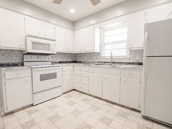 2nd image of 803 Green St