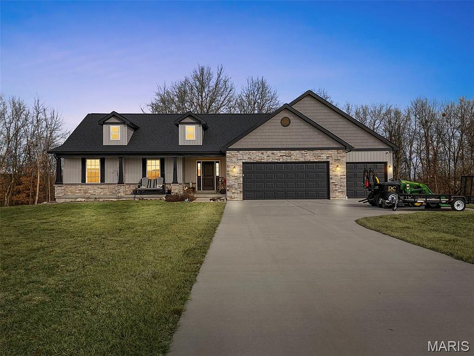 1st image of 70 Whiteside Estates Dr