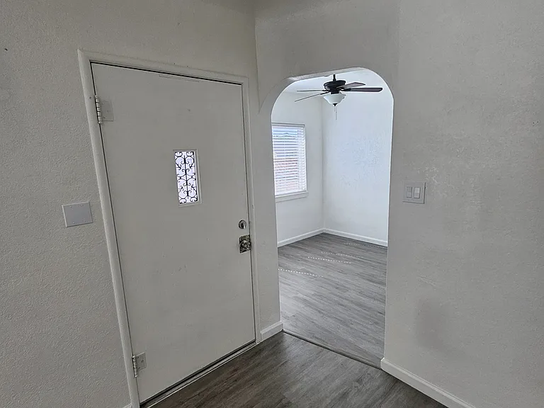 516 S Veach Ave — Photo 13
