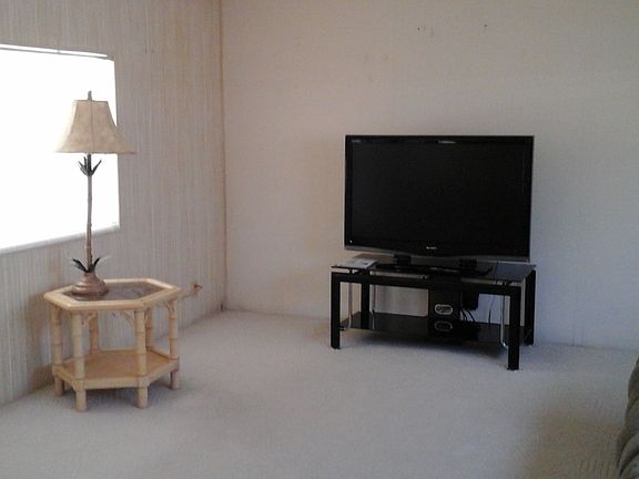 5th image of 325 Blackburn Blvd