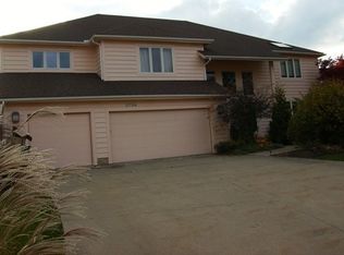 2634 Meadoway Dr, Beachwood, OH 44122