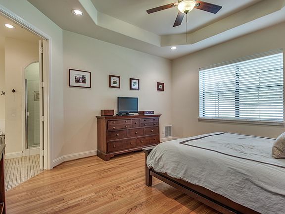 2nd image of 9014 Groveland Dr