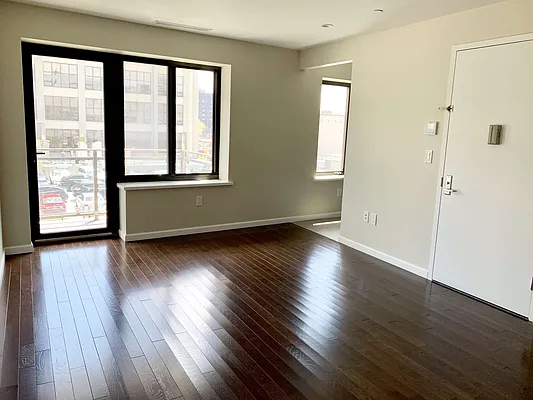 Rented by Hooli Homes New York Inc | media 16