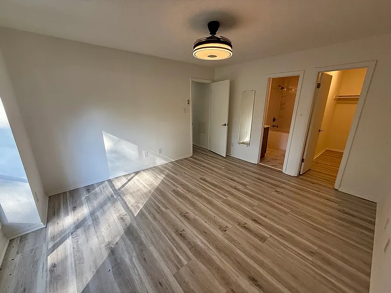 1882 Tryon Dr #4 — Photo 14