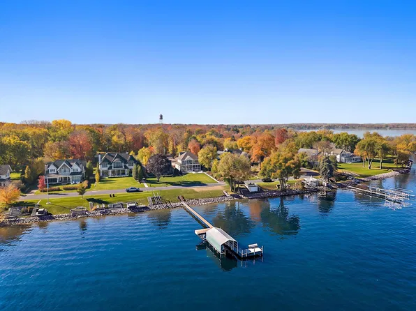 2412 Lafayette Rd, Wayzata, MN 55391