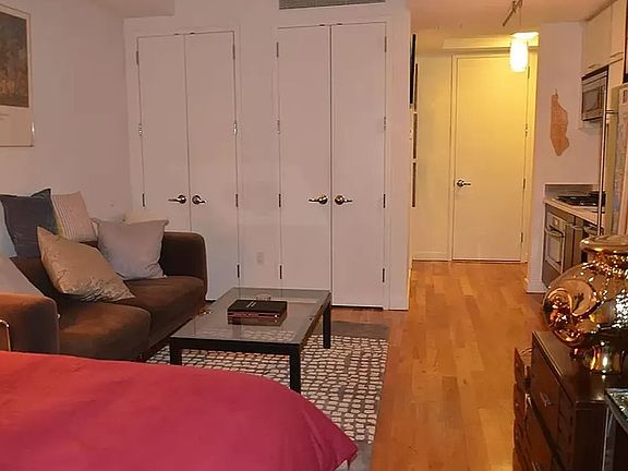 4th image of 161 N 4th St APT 3A