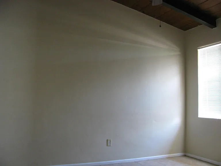 2722 N Warren Ave — Photo 9
