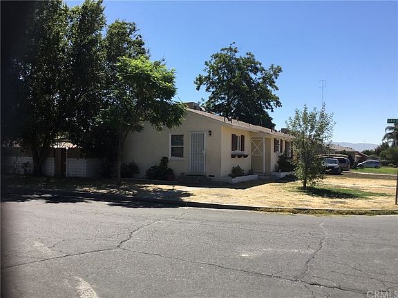 2nd image of 1423 Oakhurst Dr