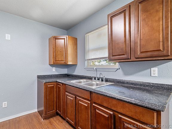 5th image of 8405 E Nightingale Rd
