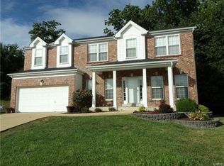 2 Oak Mill Ct, Imperial, MO 63052