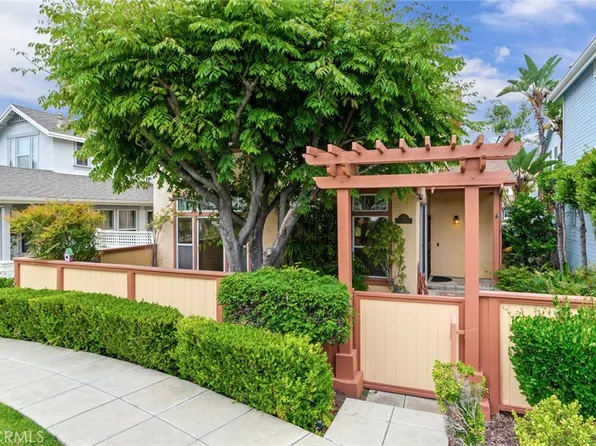 326 Honeysuckle Ln, Brea, CA 92821