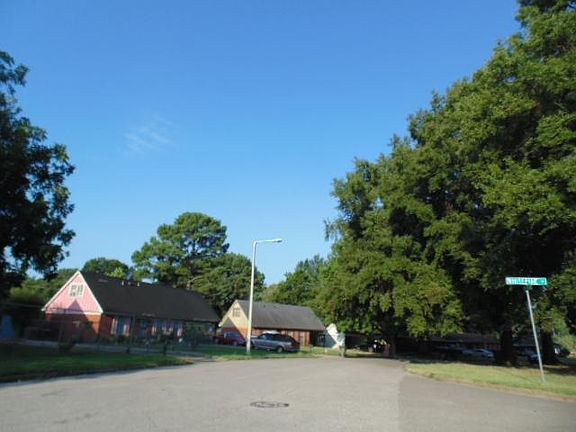 5th image of 4590 Whitepine St
